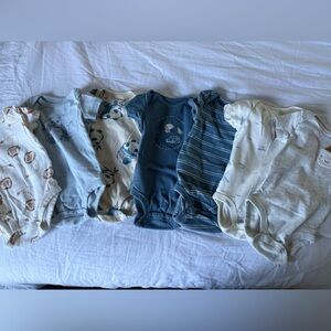 CARTER’S Set of Baby Onesies